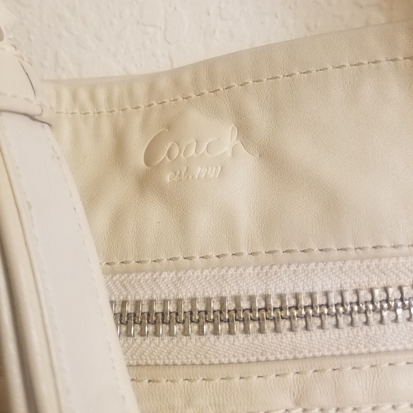 Large leather hobo Coach purse - Picture 3 of 8